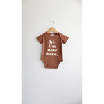 Brown Organic Cotton Baby Onesie with Hi, I’m New Here design for trendy little ones
