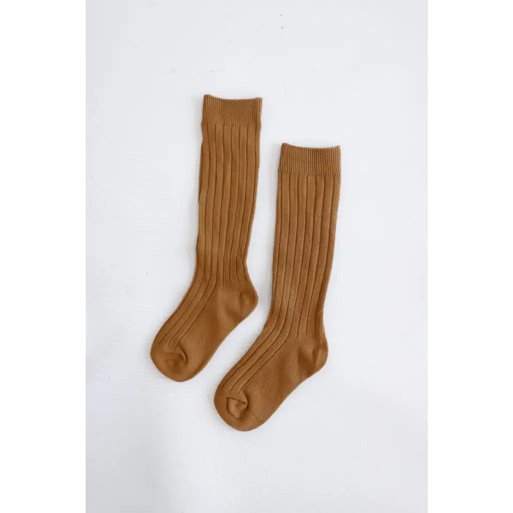 Cute knee high socks in caramel, perfect for babies and kids with ribbed design