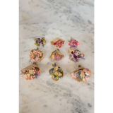 Mini dried flower bouquets in polished prints for stylish moms