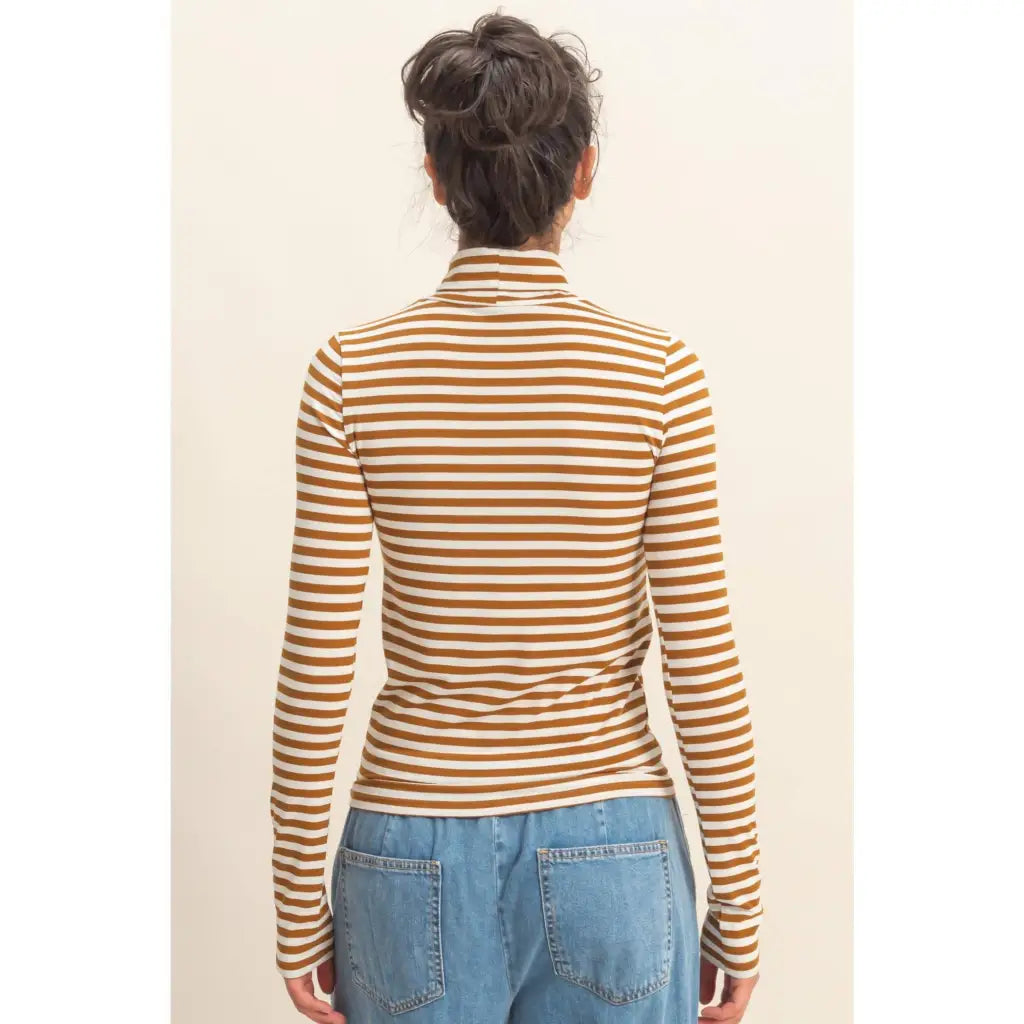 Striped turtleneck fitted top in mustard cream with polished prints